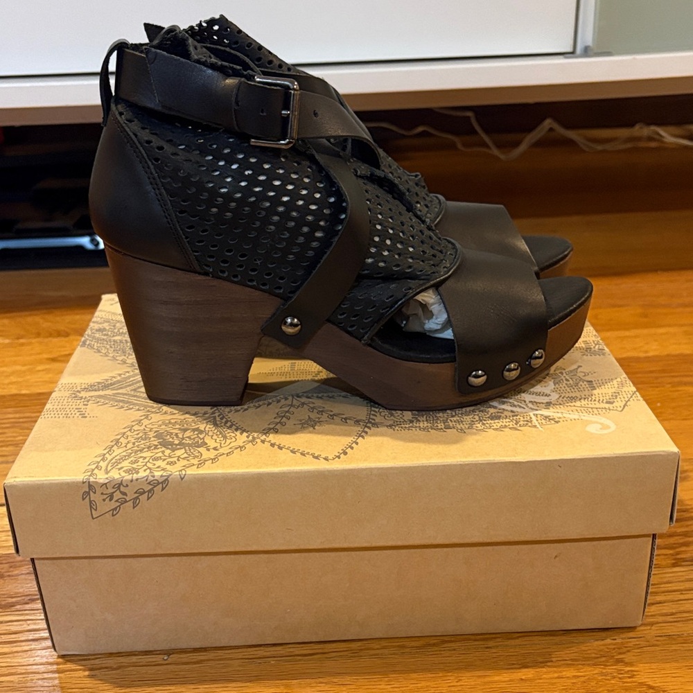 Free People SZ 39 (8) render clog nwt!!!